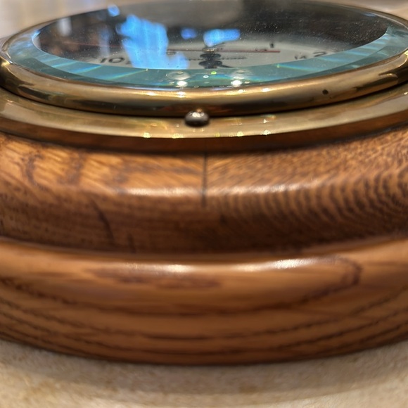 Wall Clock from Brookstone. Measures 11” . The gold frame of clock is 8” Quartz - Picture 7 of 7